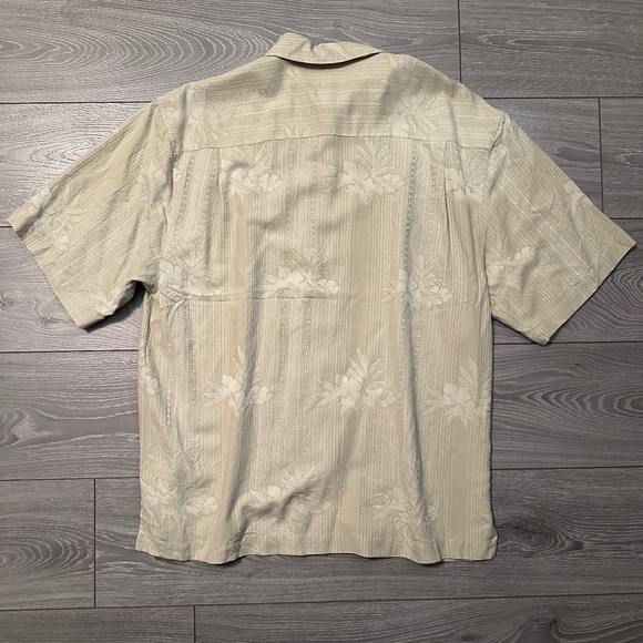 Jamaica Jaxx 100% Silk Button-Down Shortsleeve Shirt - Picture 2 of 3